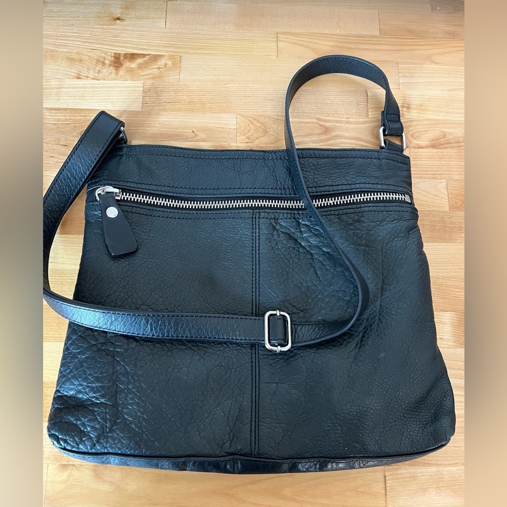 Margot Leather Crossbody Bag - Picture 4 of 11